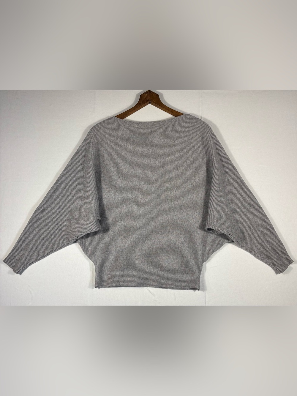 Polly Women’s 8 Classic Gray Ribbed Oversized Long Dolman Sleeve Top